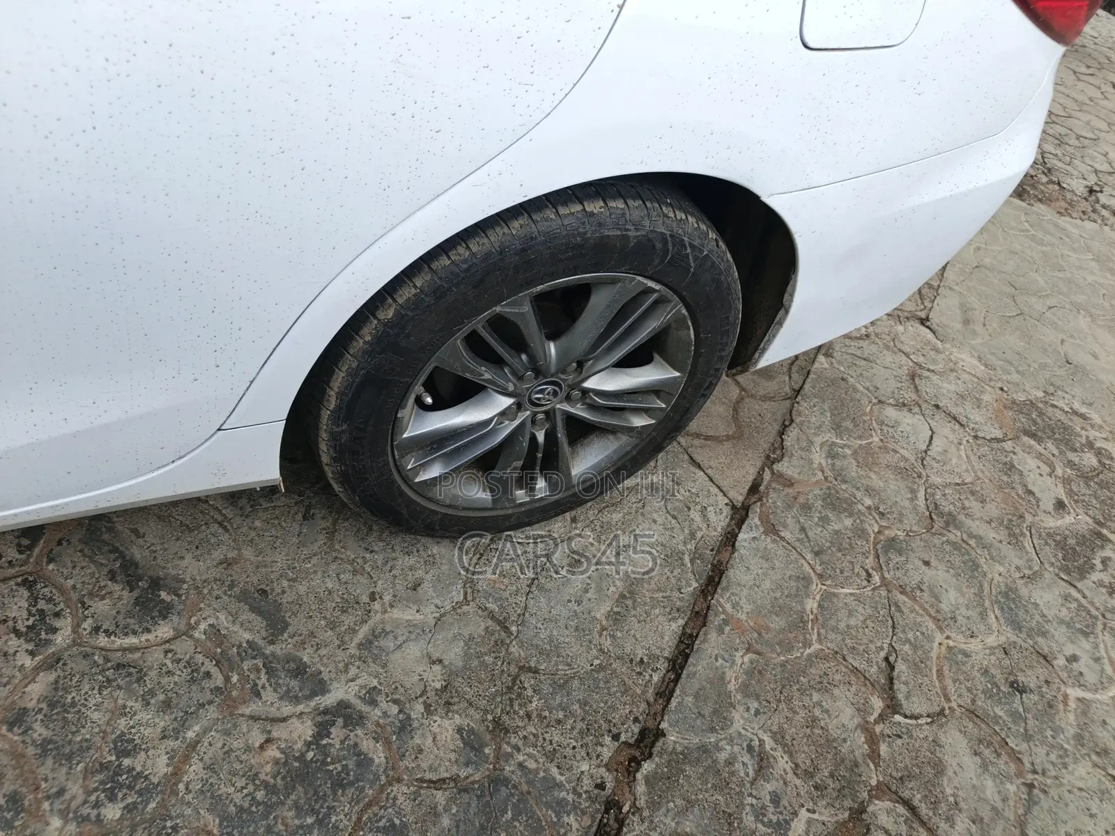 Toyota Camry 2017 White