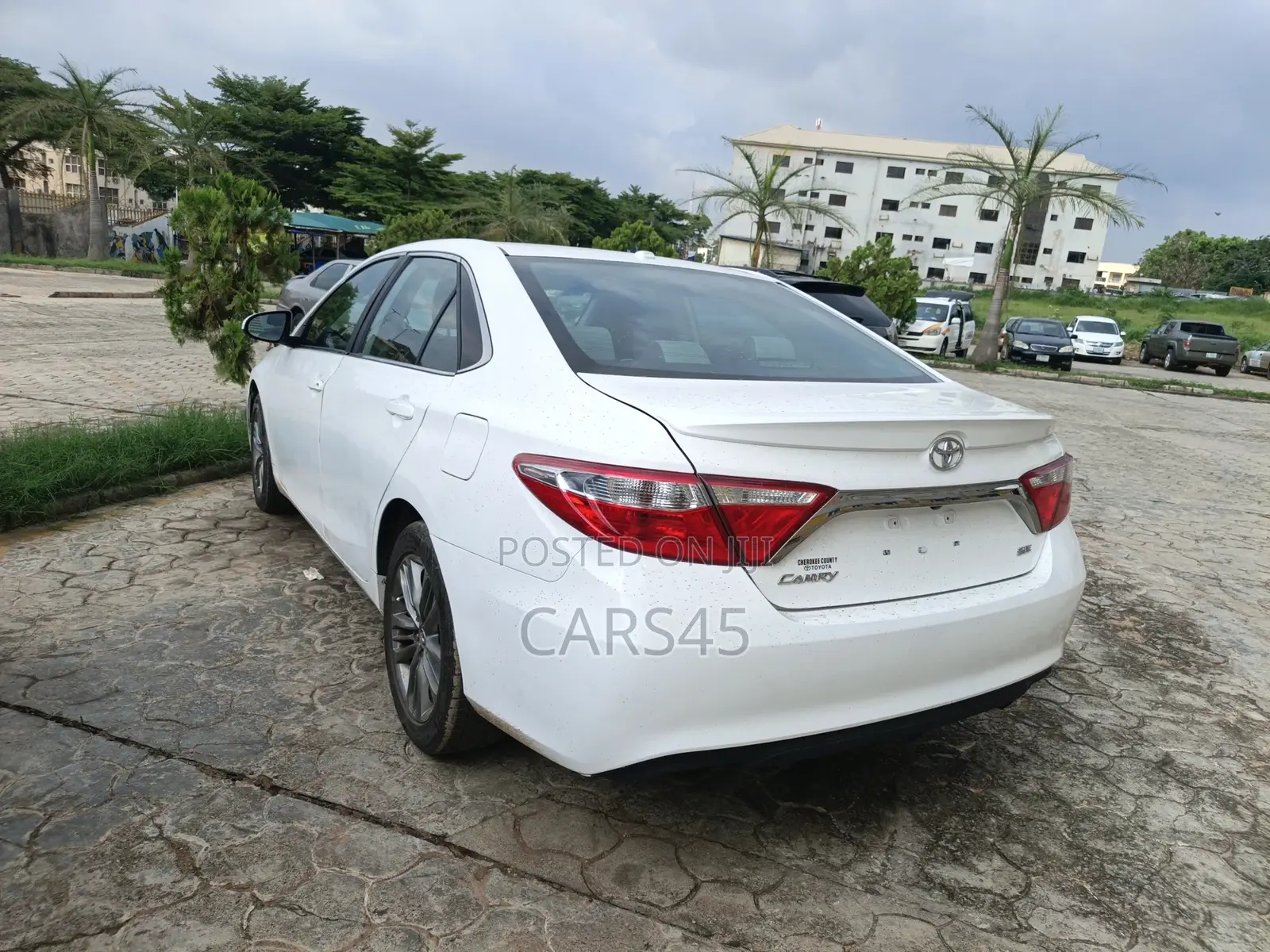Toyota Camry 2017 White