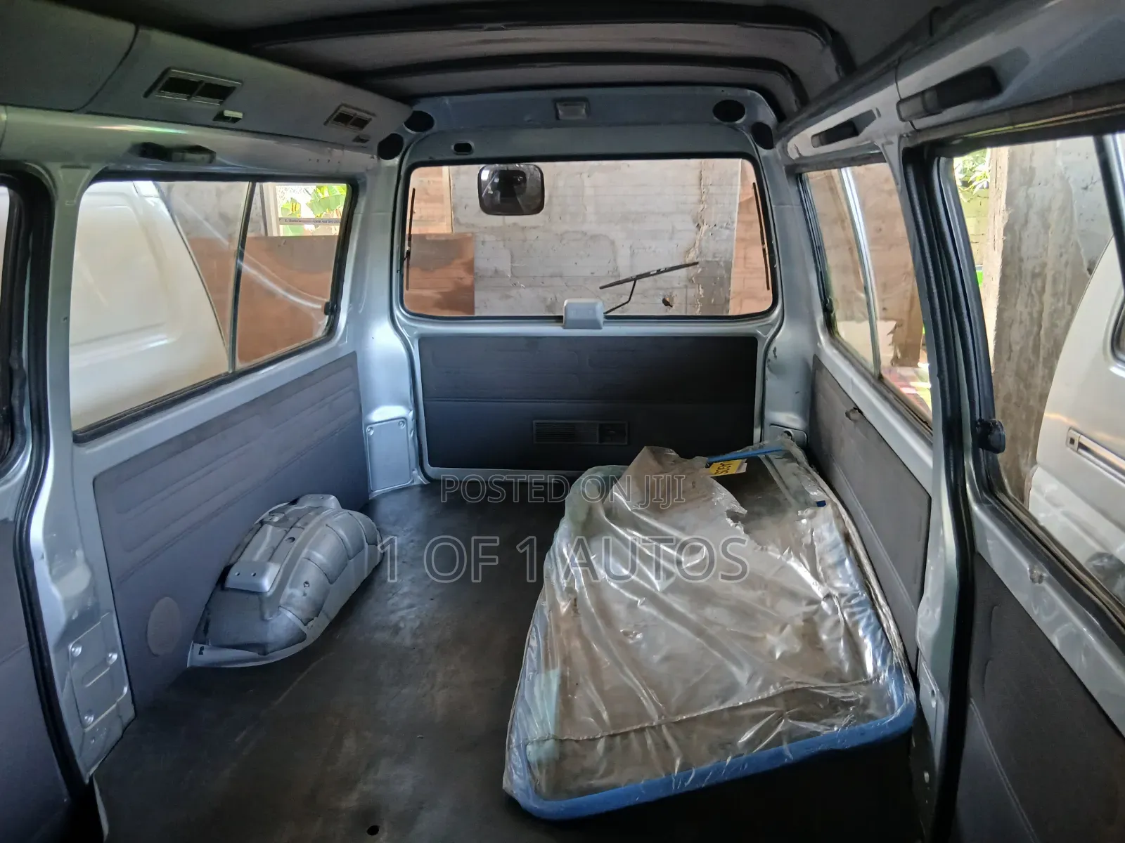 Mitsubishi L300 2012 Silver