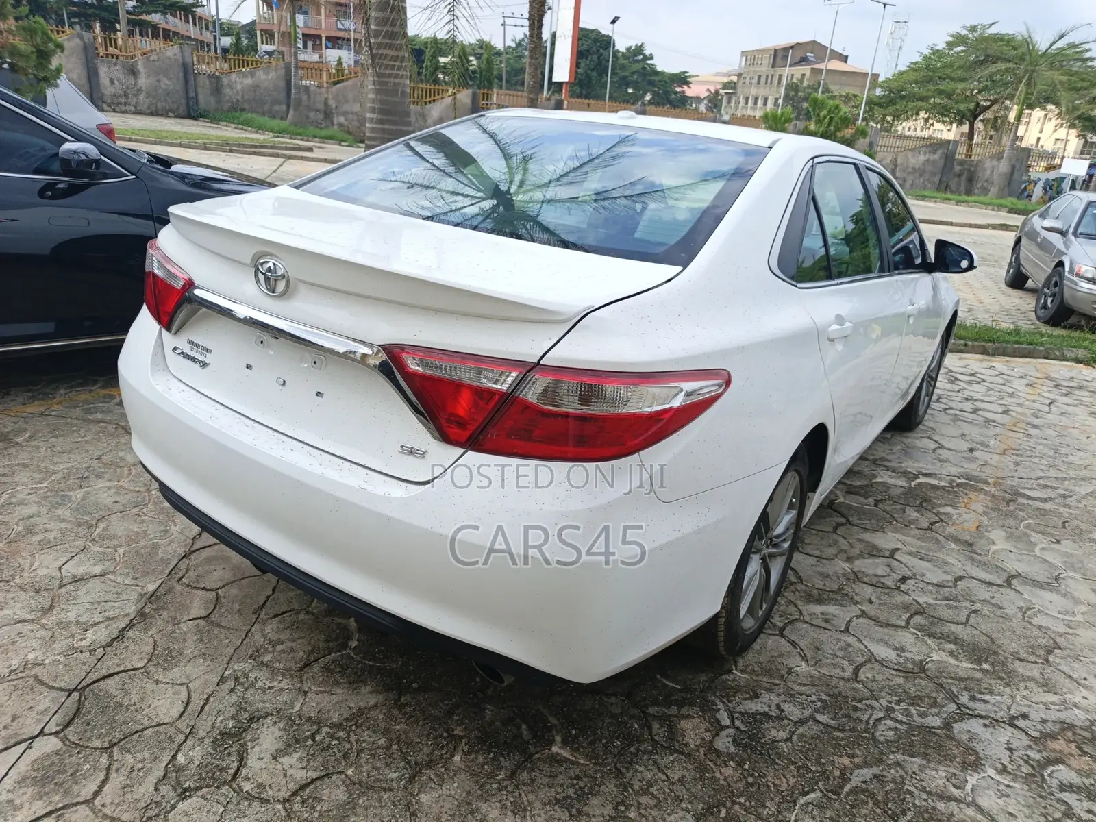 Toyota Camry 2017 White