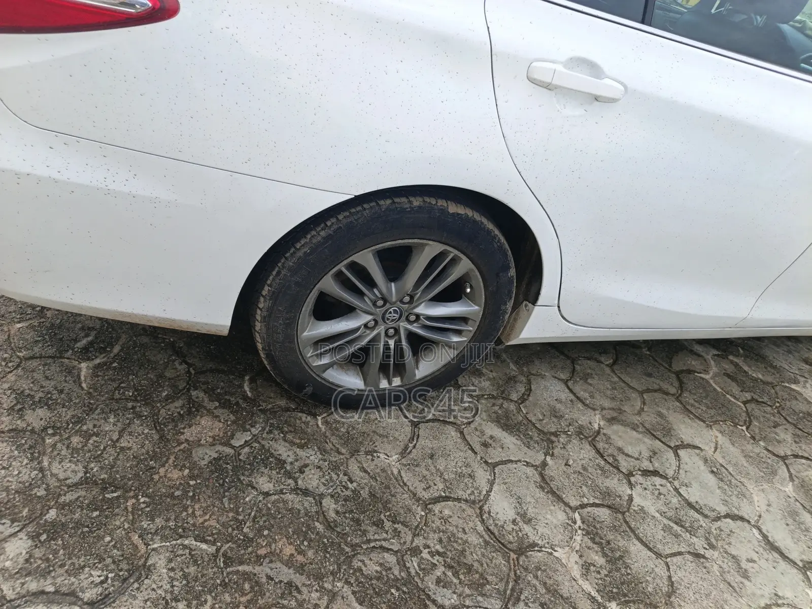 Toyota Camry 2017 White