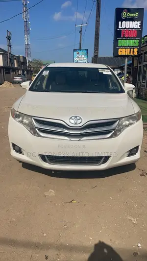 Toyota Venza XLE AWD V6 2013 White