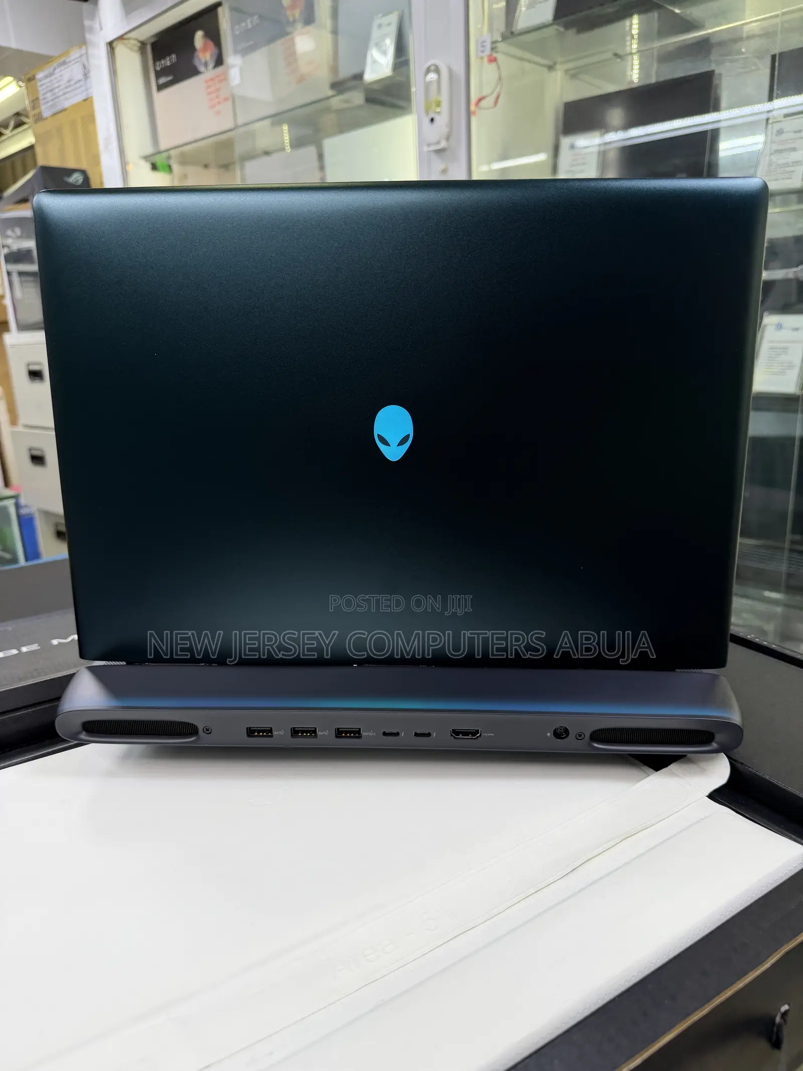 New Laptop Alienware Area-51m 32GB Intel Core Ultra 7 SSD 1T