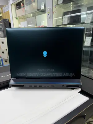 New Laptop Alienware Area-51m 32GB Intel Core Ultra 7 SSD 1T