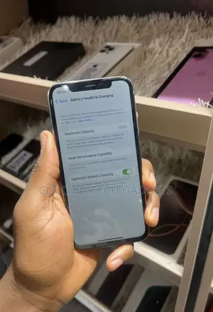 Apple iPhone X 64 GB White