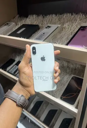 Apple iPhone X 64 GB White