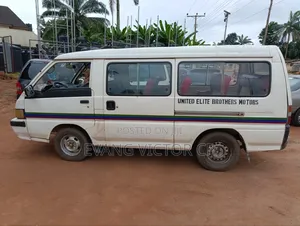 Mitsubishi L300 2004 White