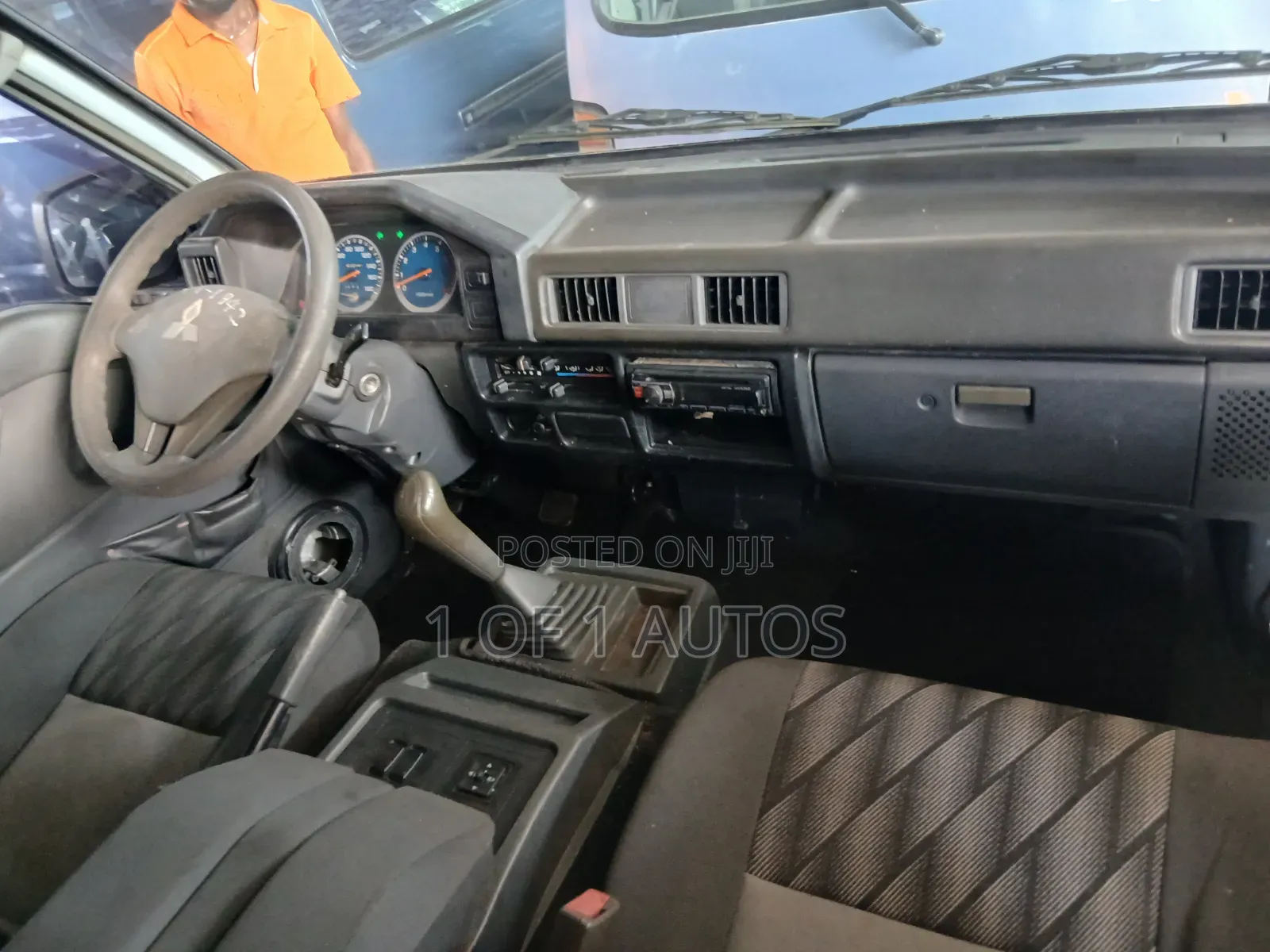 Mitsubishi L300 2015 Silver