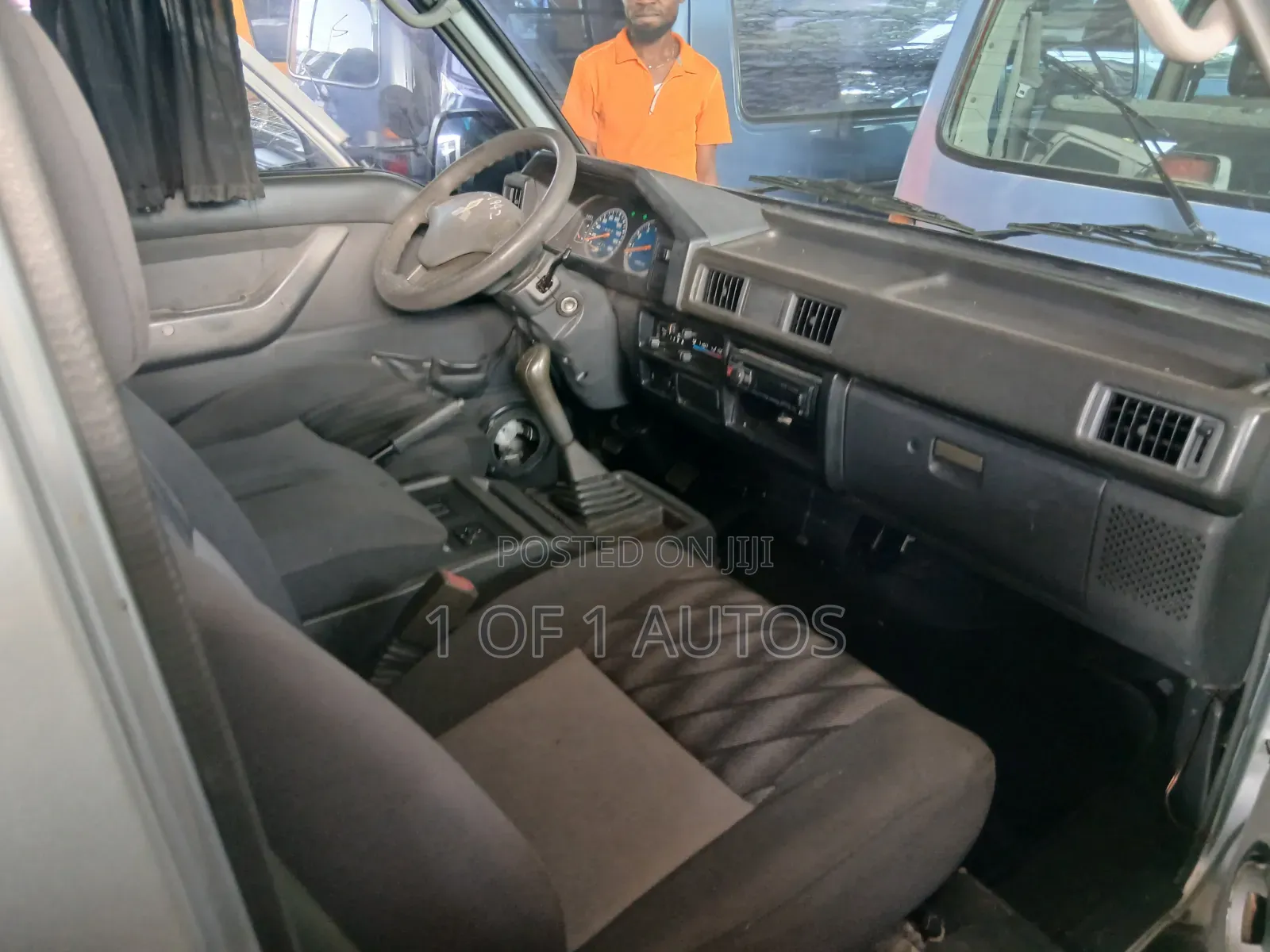 Mitsubishi L300 2015 Silver
