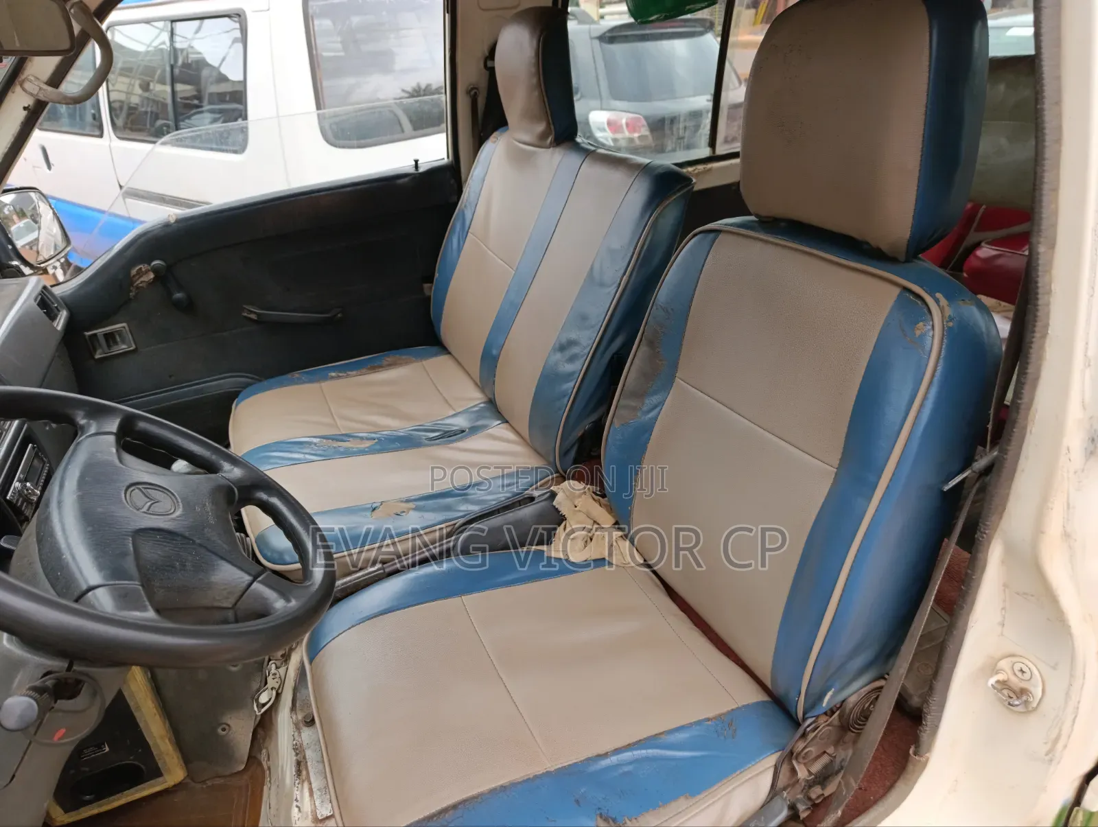 Mitsubishi L300 2004 White
