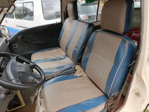 Mitsubishi L300 2004 White