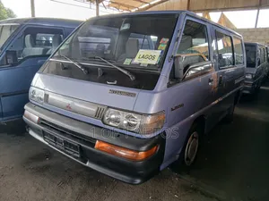 Mitsubishi L300 1998 Blue