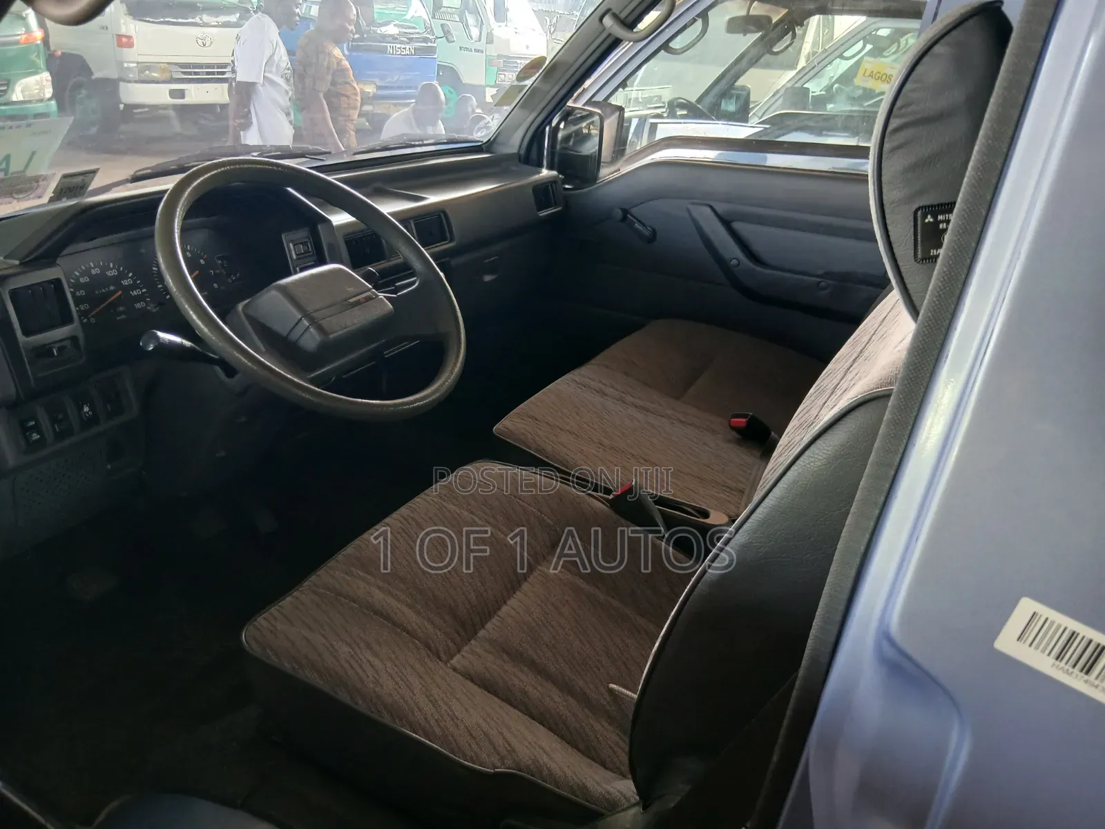 Mitsubishi L300 1998 Blue