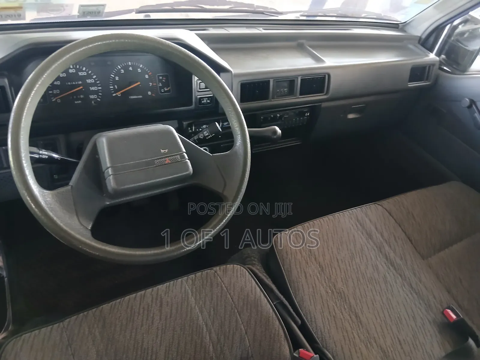 Mitsubishi L300 1998 Blue