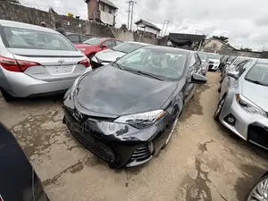 Toyota Corolla LE (1.8L 4cyl 2A) 2018 Black