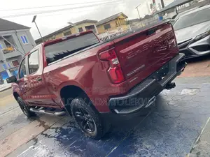Chevrolet Silverado 2023 Red