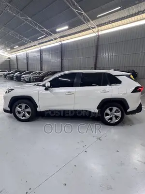 Toyota RAV4 Adventure AWD 2020 White