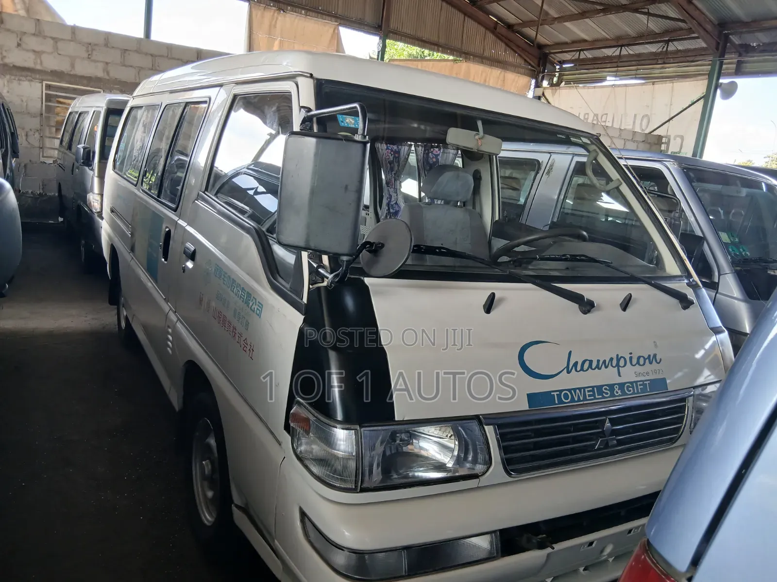 Mitsubishi L300 2003 White