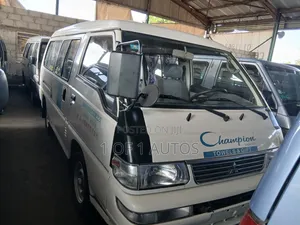 Mitsubishi L300 2003 White