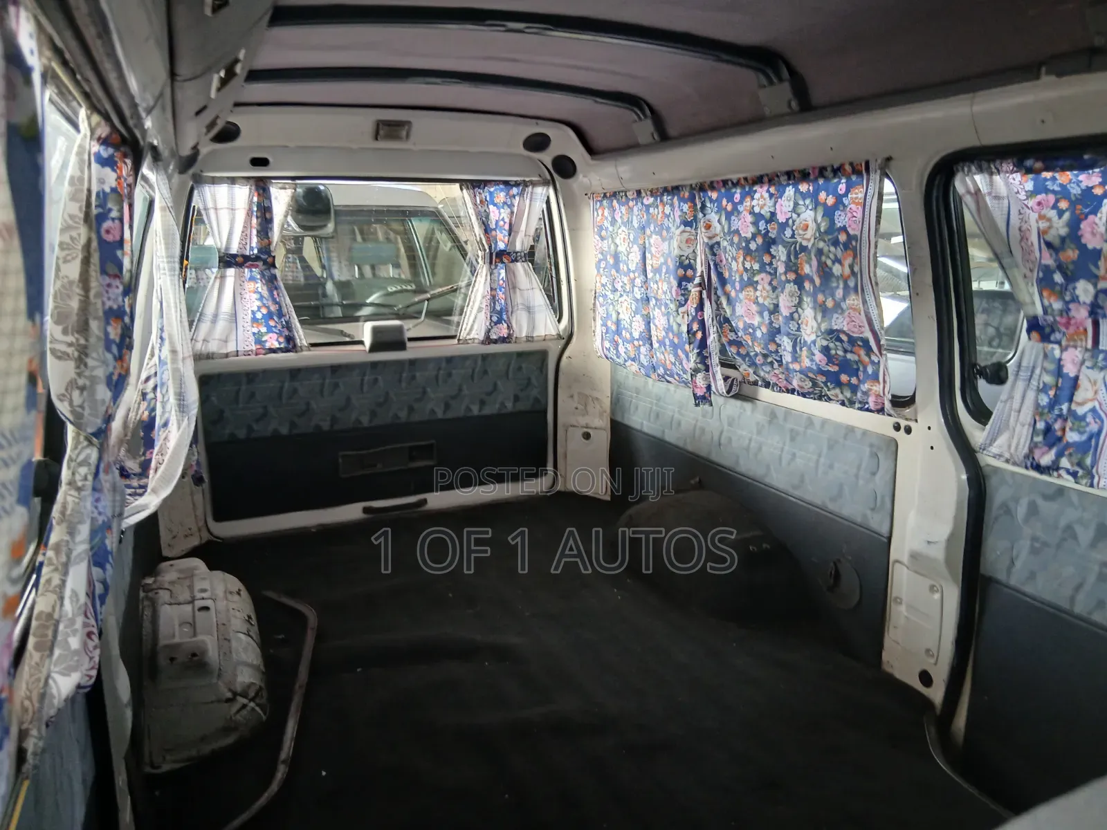 Mitsubishi L300 2003 White