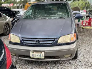 Toyota Sienna XLE 2003 Blue