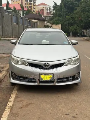 Toyota Camry SE Sport 4dr Sedan w/Prod. End 11/13 (2.5L 4cyl 6A) 2014