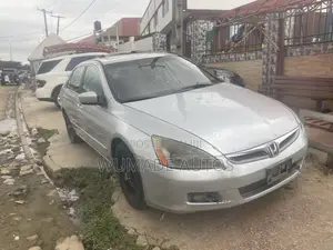 Honda Accord Automatic 2005 Silver