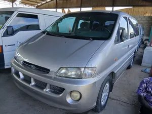 Hyundai H1 2000 Silver