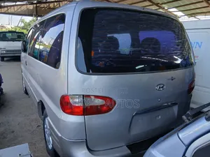 Hyundai H1 2000 Silver
