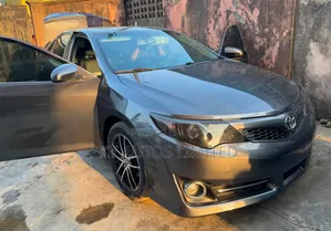 Toyota Camry SE 4dr Sedan (2.5L 4cyl 6A) 2013 Gray