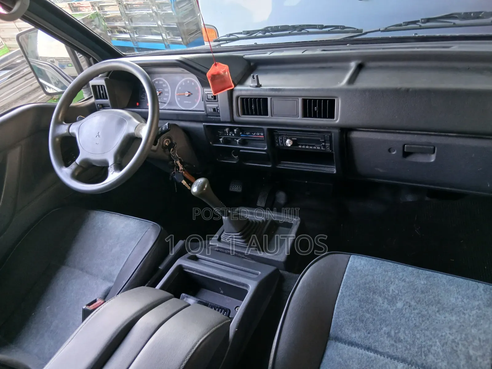 Mitsubishi L300 2011 Green