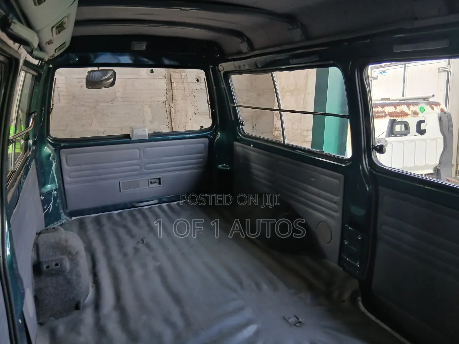 Mitsubishi L300 2011 Green
