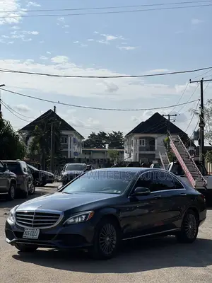 Mercedes-Benz C300 2016 Gray
