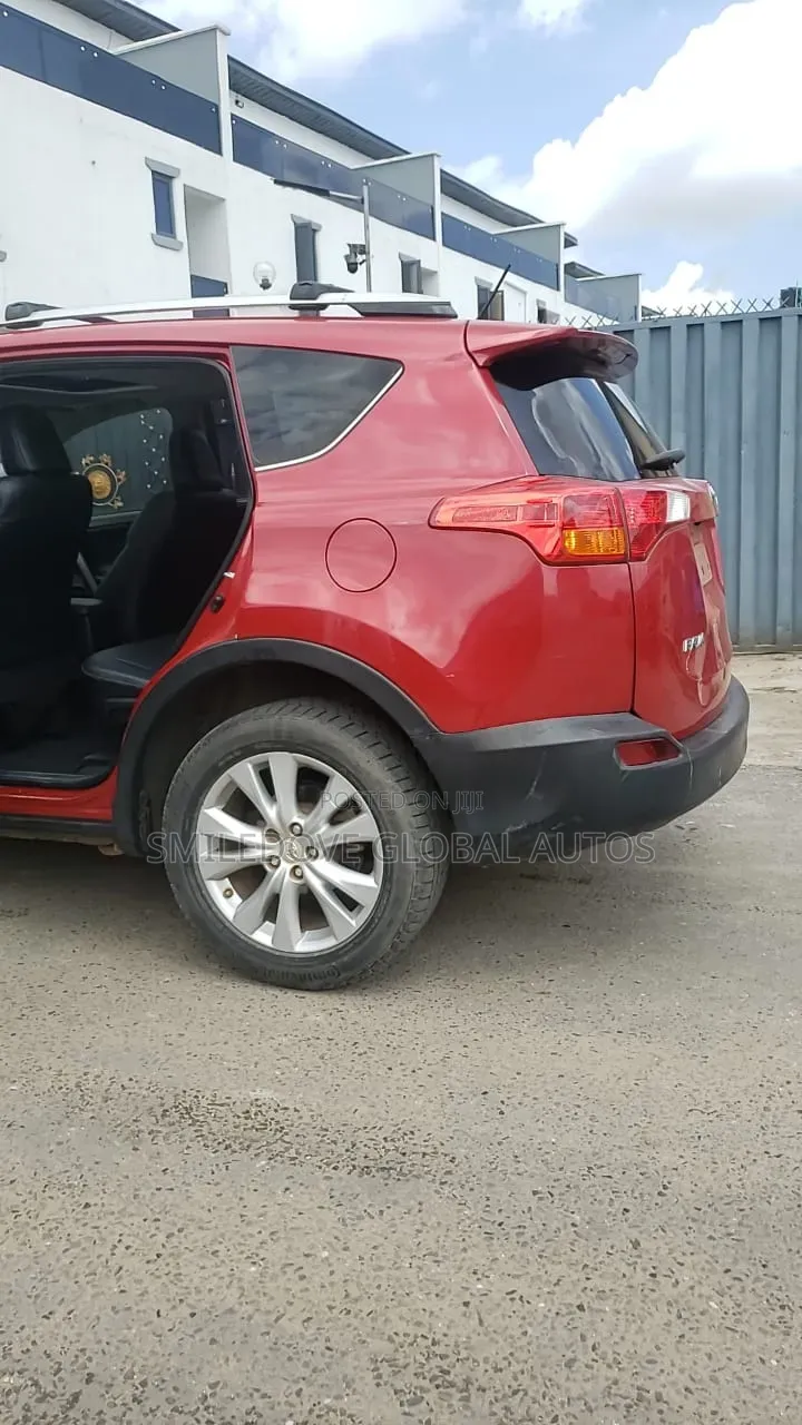 Toyota RAV4 2015 Red