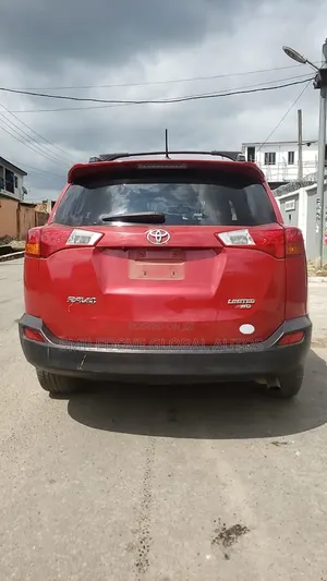 Toyota RAV4 2015 Red