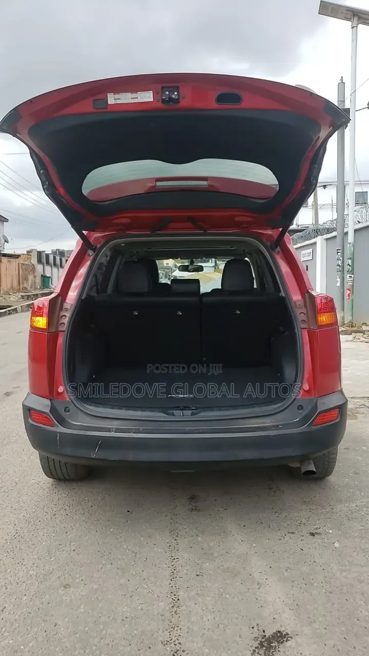 Toyota RAV4 2015 Red
