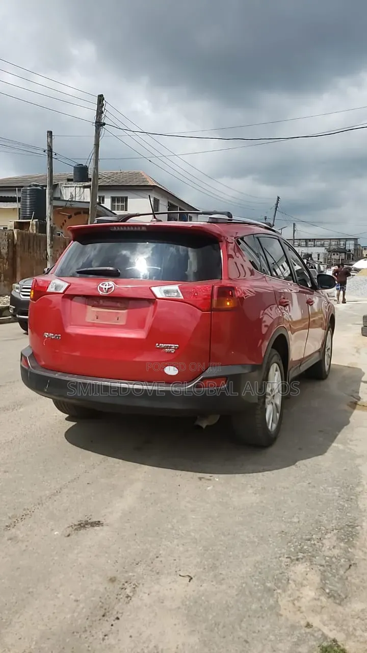 Toyota RAV4 2015 Red
