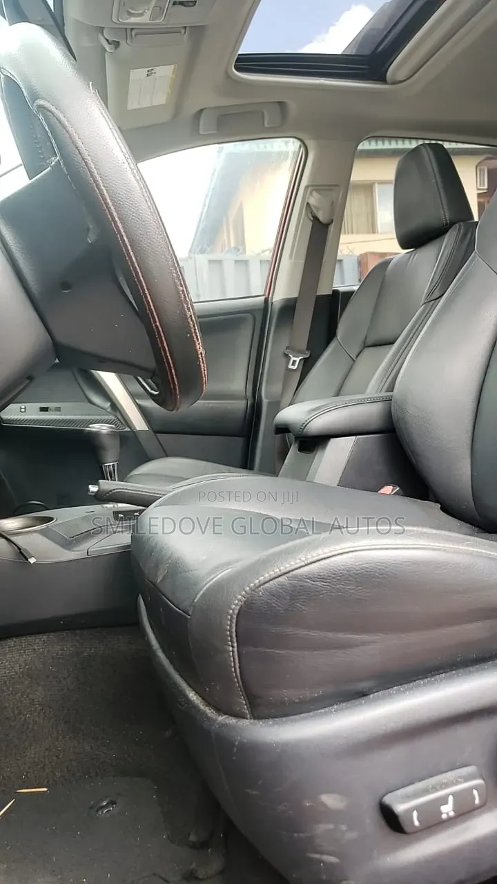 Toyota RAV4 2015 Red