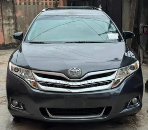 Toyota Venza XLE 4dr Wagon AWD (3.5L 6cyl 6A) 2015 Gray