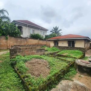 4bdrm Bungalow in Boluwaduro Estate, Akobo for sale