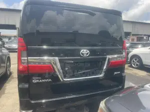 Toyota Quantum 2021 Black