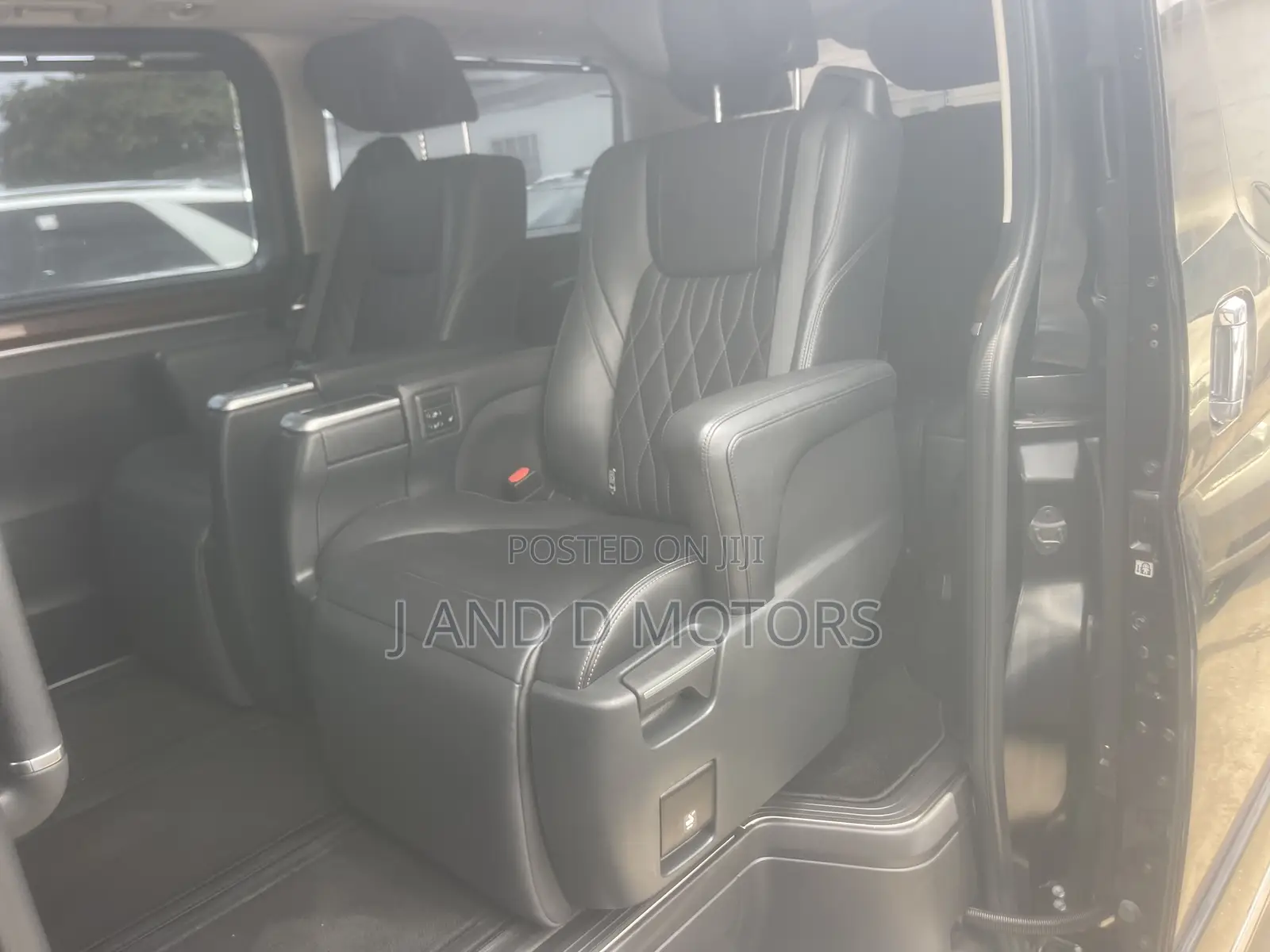 Toyota Quantum 2021 Black