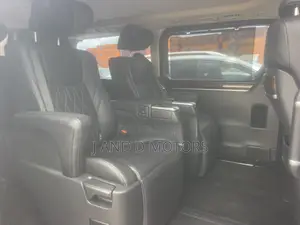 Toyota Quantum 2021 Black