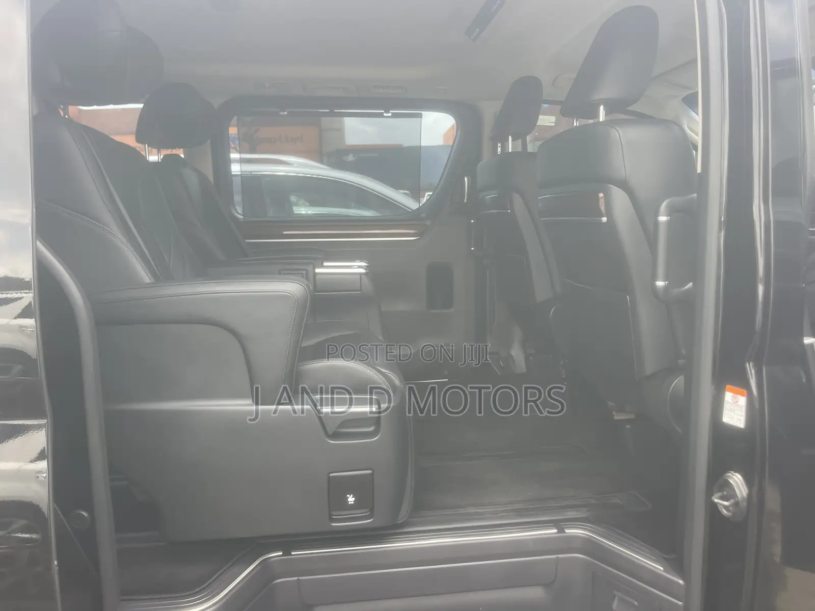 Toyota Quantum 2021 Black