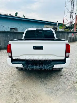 Toyota Tacoma 2019 White