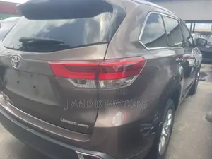 Toyota Highlander Limited Platinum 4x4 V6 (3.5L 6cyl 8A) 2018 Brown