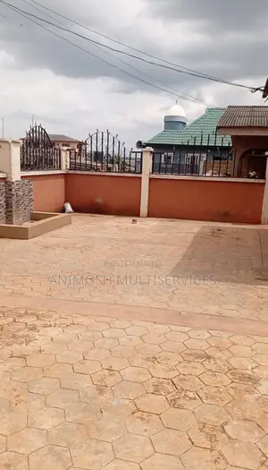 7bdrm Apartment in Ilaro for sale