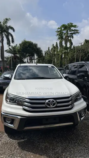 Toyota Hilux 2016 White