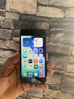 Apple iPhone SE 128 GB Black