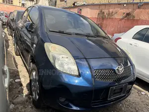 Toyota Yaris Base Hatchback 5dr 2010 Blue